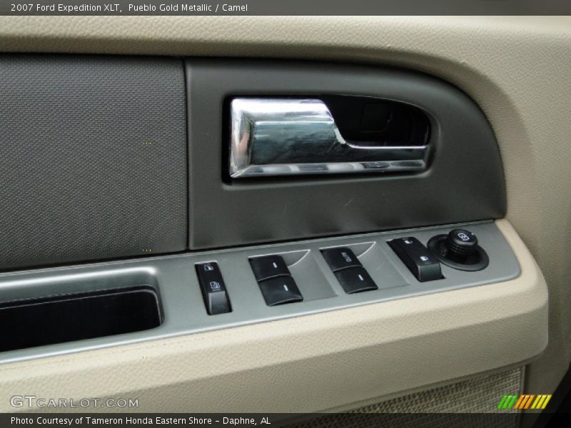 Pueblo Gold Metallic / Camel 2007 Ford Expedition XLT