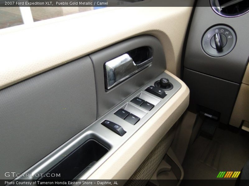 Pueblo Gold Metallic / Camel 2007 Ford Expedition XLT