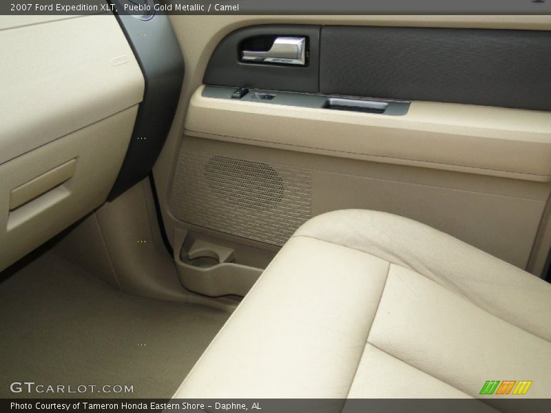 Pueblo Gold Metallic / Camel 2007 Ford Expedition XLT
