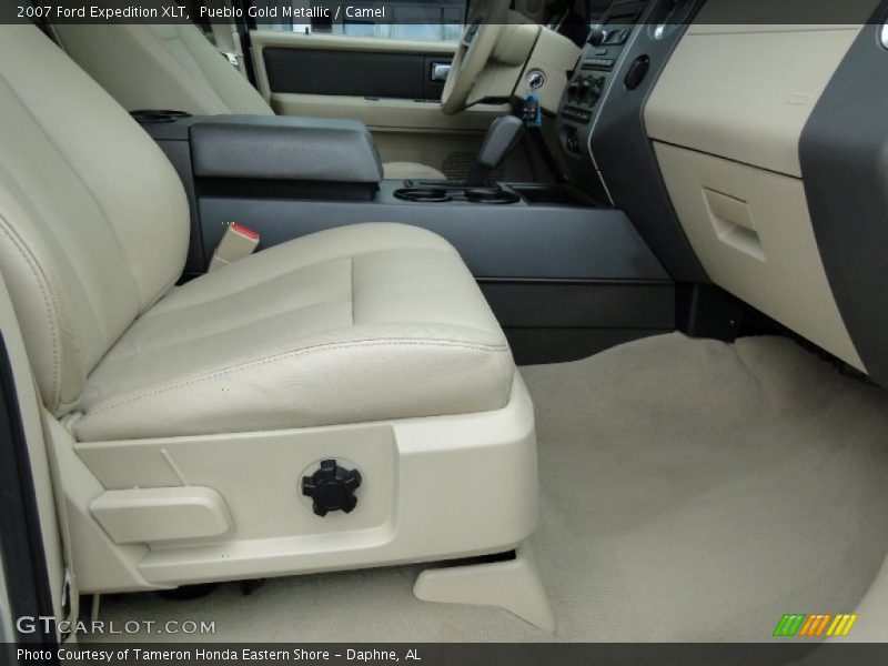 Pueblo Gold Metallic / Camel 2007 Ford Expedition XLT