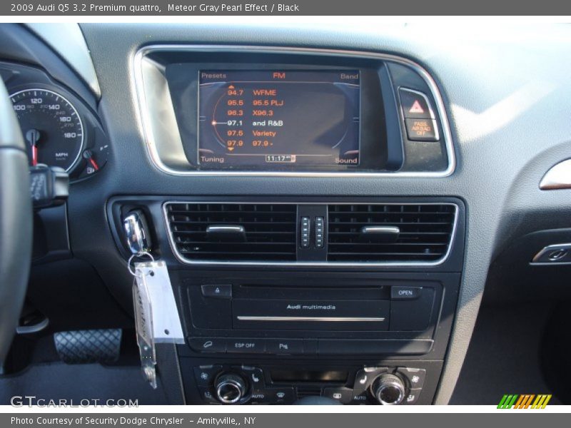 Meteor Gray Pearl Effect / Black 2009 Audi Q5 3.2 Premium quattro