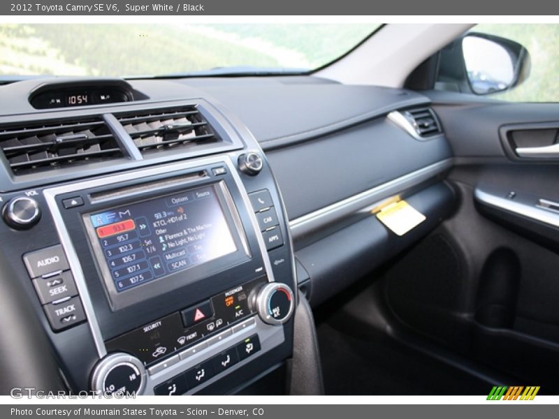 Super White / Black 2012 Toyota Camry SE V6