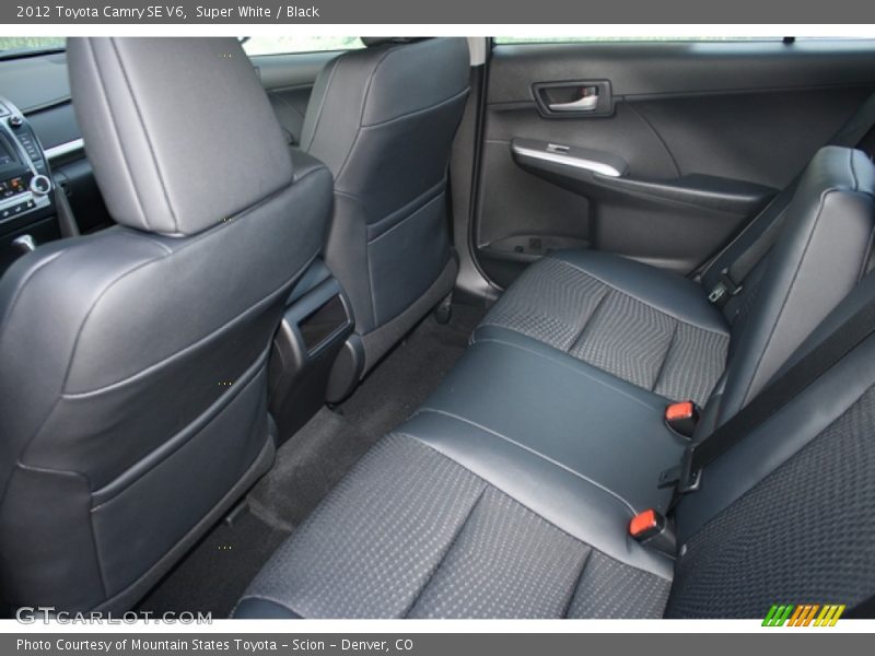 Super White / Black 2012 Toyota Camry SE V6