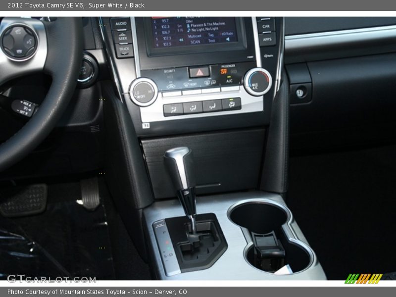 Super White / Black 2012 Toyota Camry SE V6