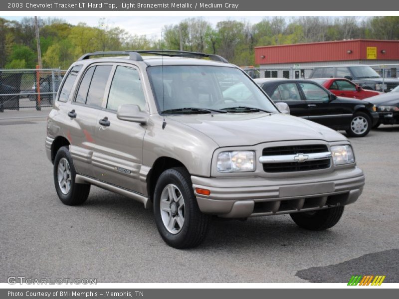 Light Bronzemist Metallic / Medium Gray 2003 Chevrolet Tracker LT Hard Top