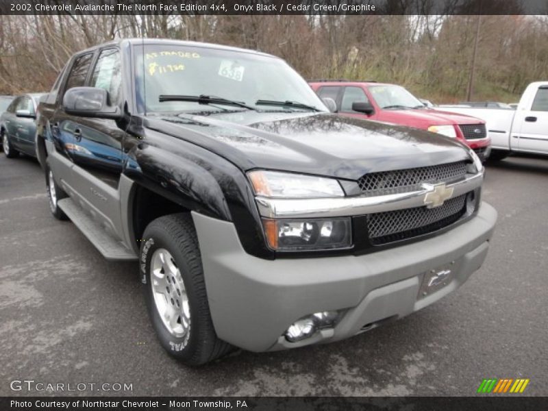 Front 3/4 View of 2002 Avalanche The North Face Edition 4x4