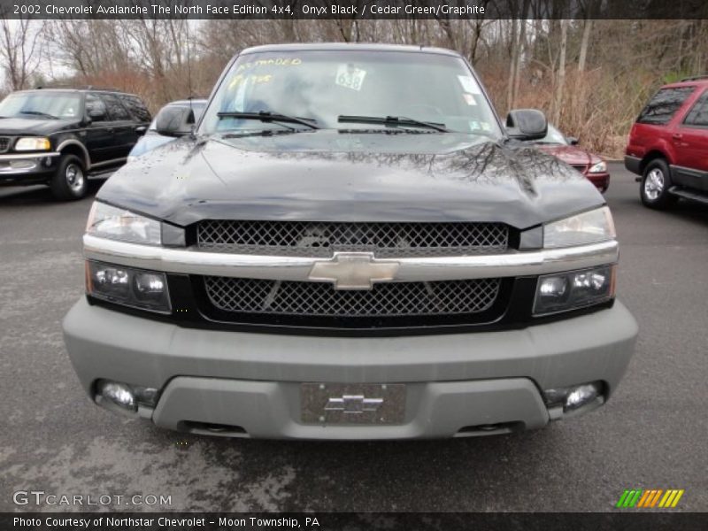 Onyx Black / Cedar Green/Graphite 2002 Chevrolet Avalanche The North Face Edition 4x4