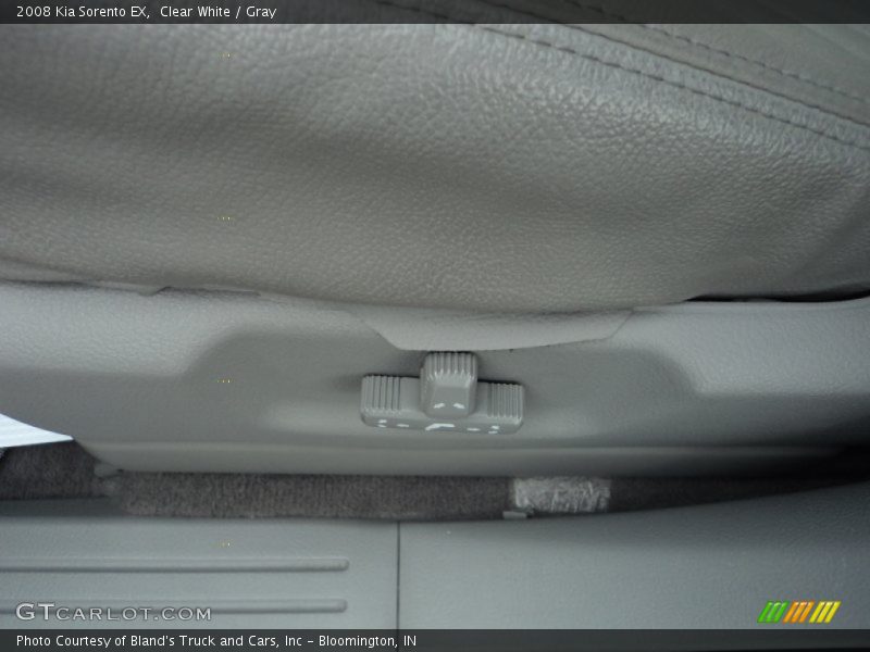 Clear White / Gray 2008 Kia Sorento EX