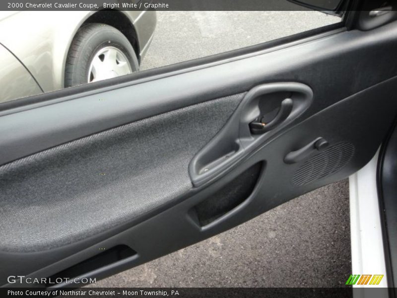 Bright White / Graphite 2000 Chevrolet Cavalier Coupe