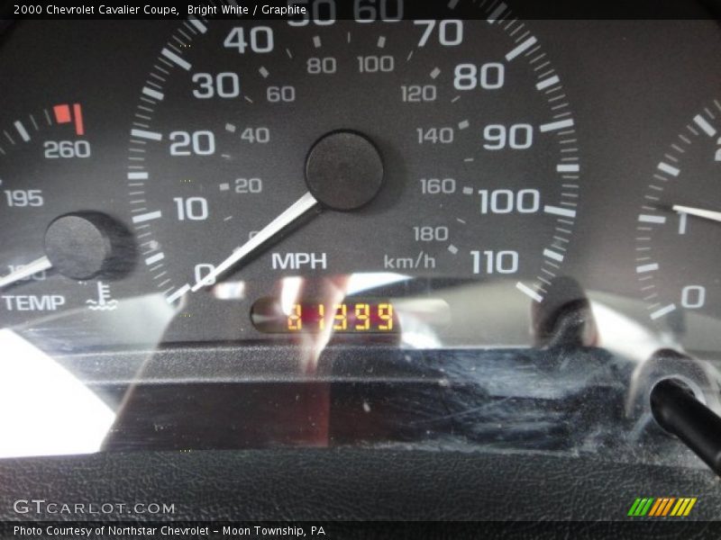Bright White / Graphite 2000 Chevrolet Cavalier Coupe