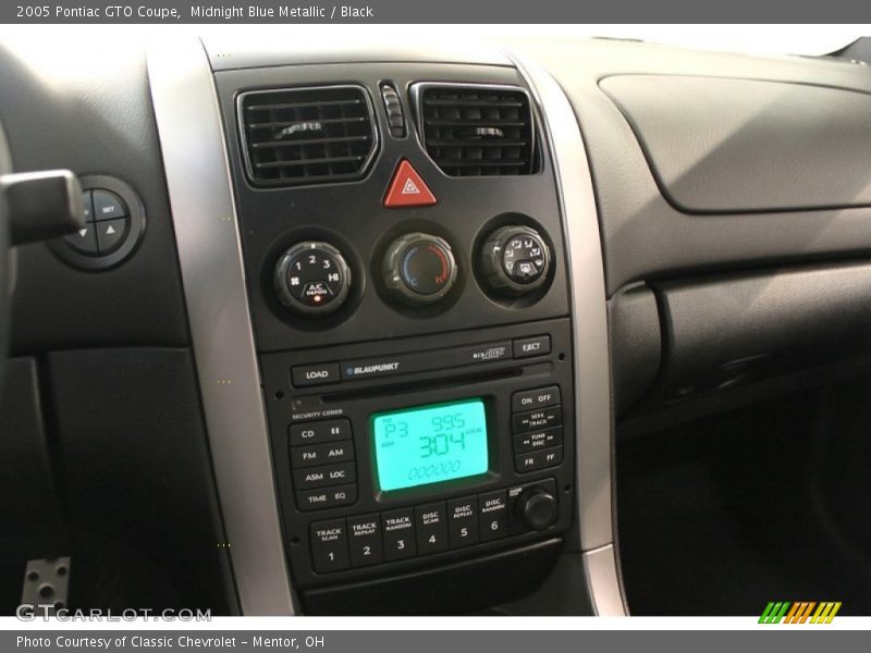 Controls of 2005 GTO Coupe
