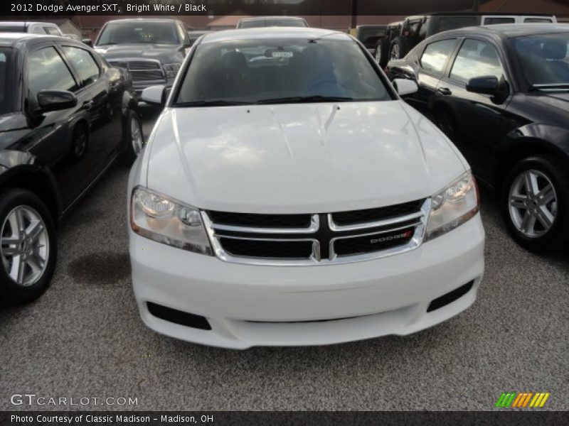 Bright White / Black 2012 Dodge Avenger SXT