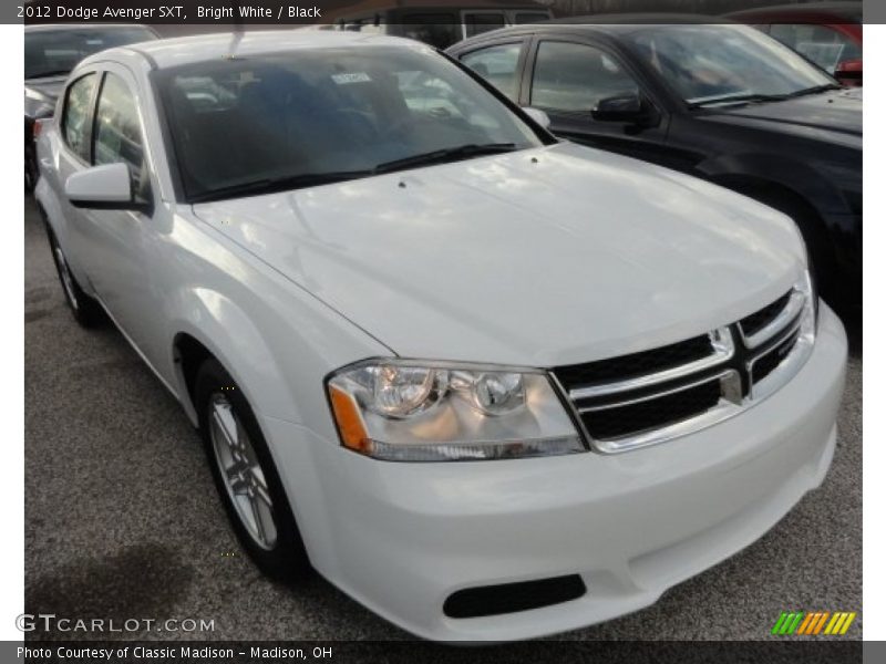 Bright White / Black 2012 Dodge Avenger SXT