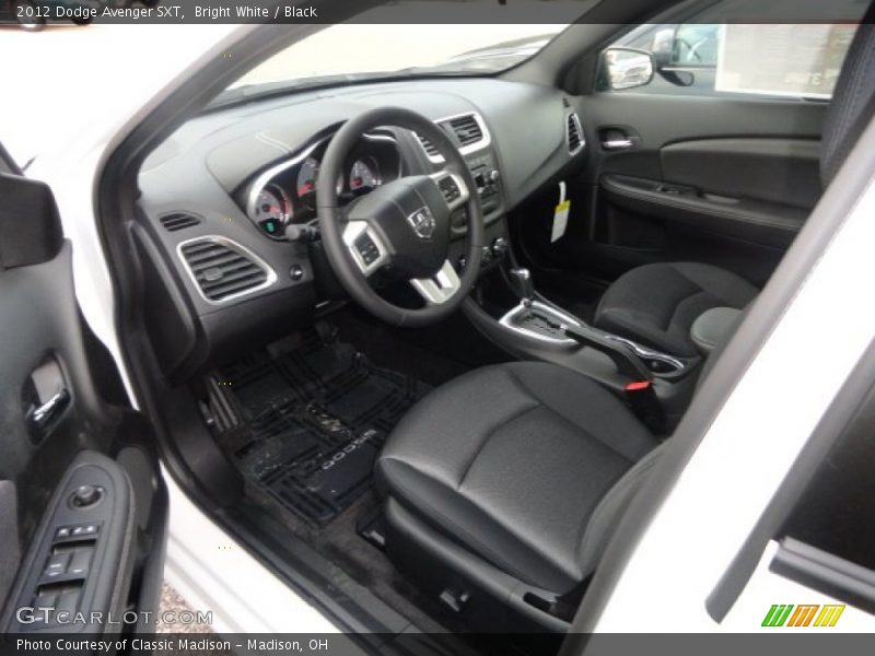 Bright White / Black 2012 Dodge Avenger SXT