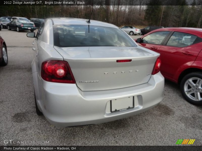 Bright Silver Metallic / Black 2012 Dodge Avenger SXT