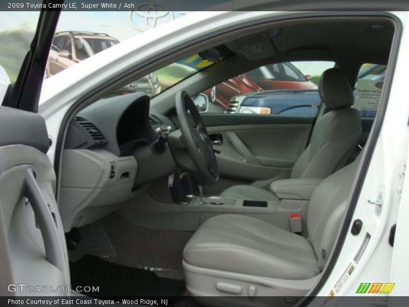 Super White / Ash 2009 Toyota Camry LE