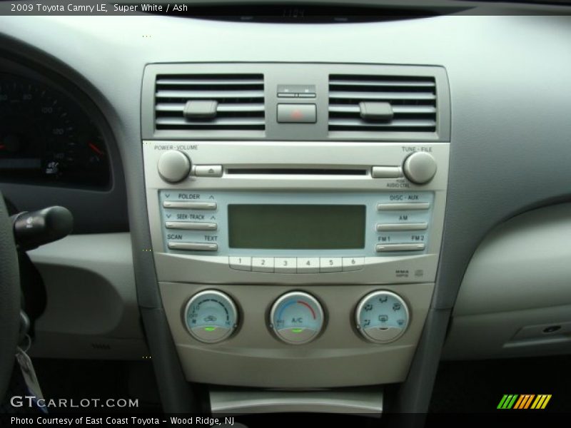 Super White / Ash 2009 Toyota Camry LE