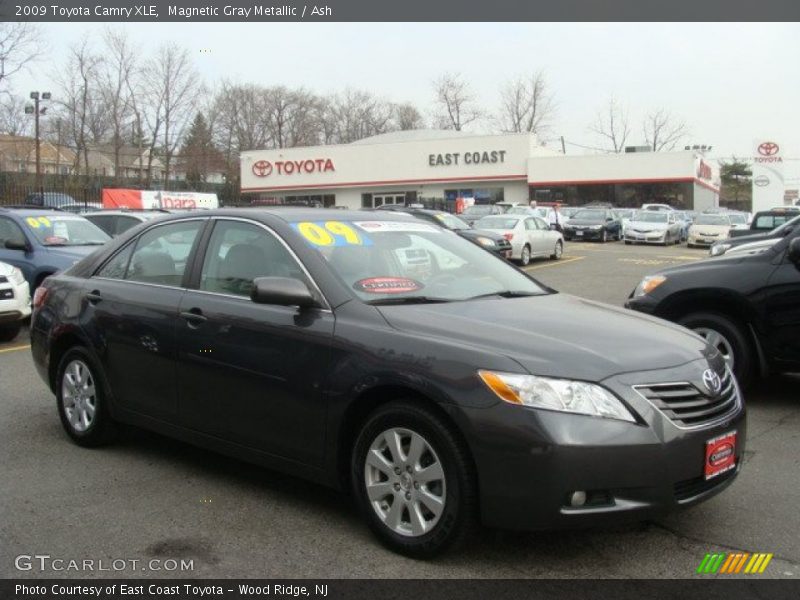 Magnetic Gray Metallic / Ash 2009 Toyota Camry XLE