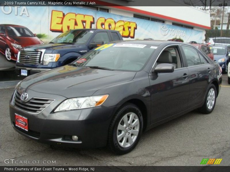 Magnetic Gray Metallic / Ash 2009 Toyota Camry XLE