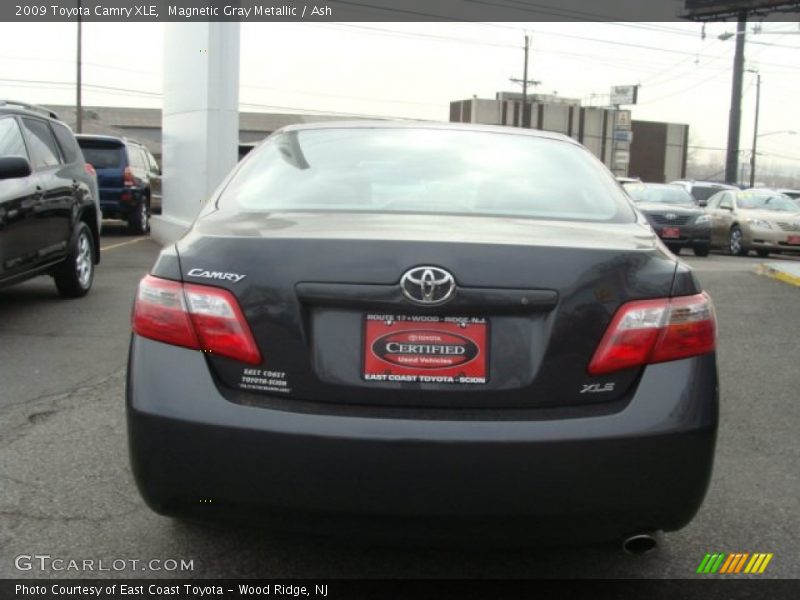 Magnetic Gray Metallic / Ash 2009 Toyota Camry XLE