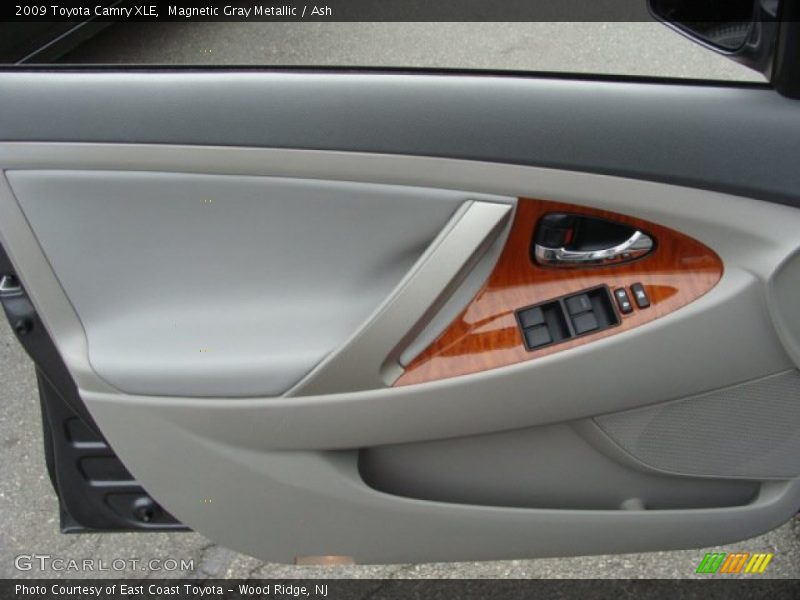 Magnetic Gray Metallic / Ash 2009 Toyota Camry XLE