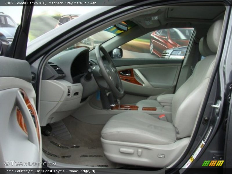 Magnetic Gray Metallic / Ash 2009 Toyota Camry XLE
