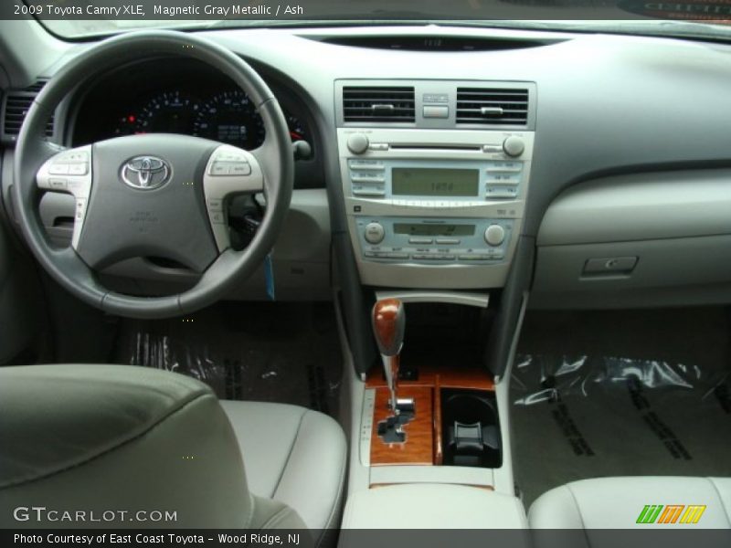 Magnetic Gray Metallic / Ash 2009 Toyota Camry XLE