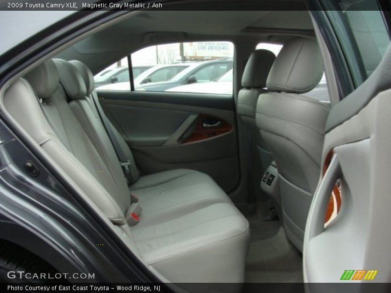 Magnetic Gray Metallic / Ash 2009 Toyota Camry XLE