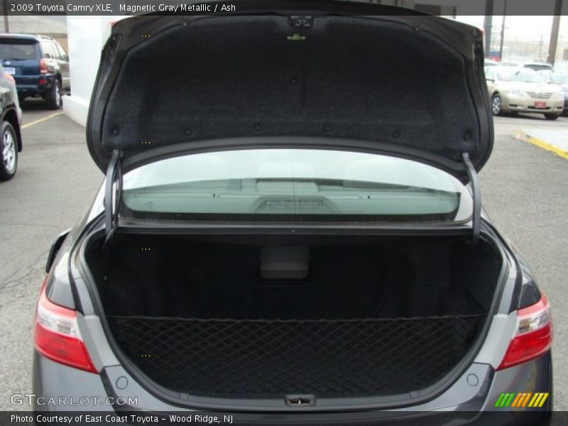 Magnetic Gray Metallic / Ash 2009 Toyota Camry XLE