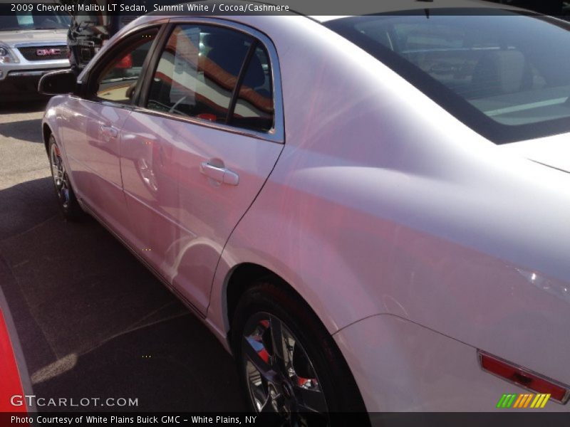 Summit White / Cocoa/Cashmere 2009 Chevrolet Malibu LT Sedan