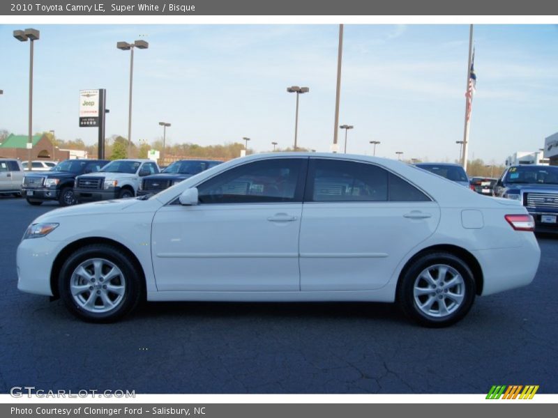 Super White / Bisque 2010 Toyota Camry LE