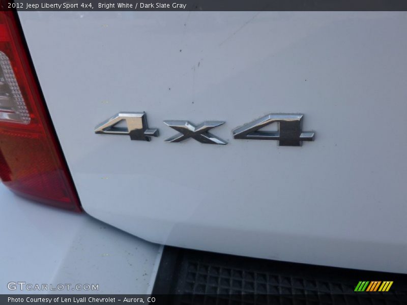 Bright White / Dark Slate Gray 2012 Jeep Liberty Sport 4x4