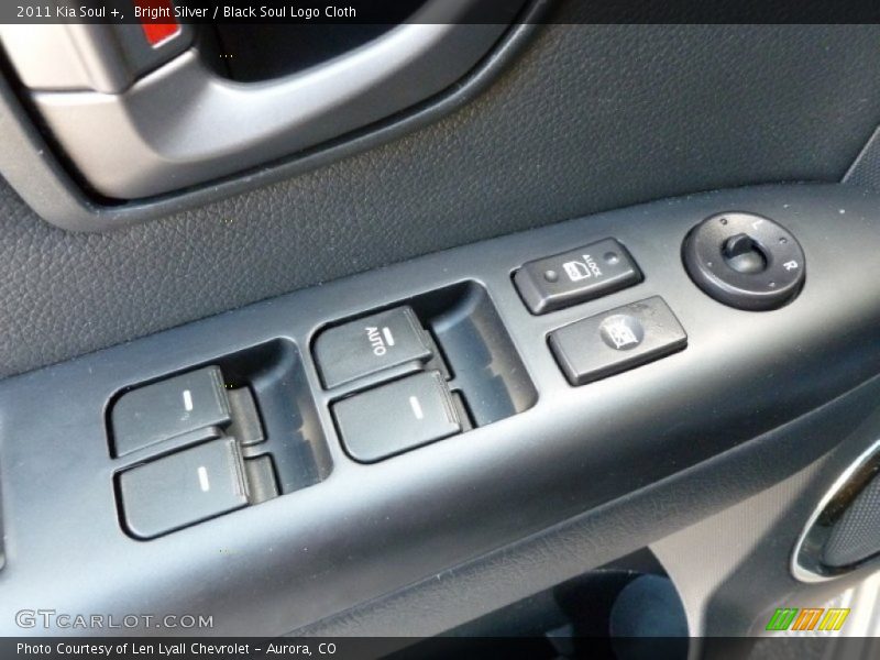 Bright Silver / Black Soul Logo Cloth 2011 Kia Soul +