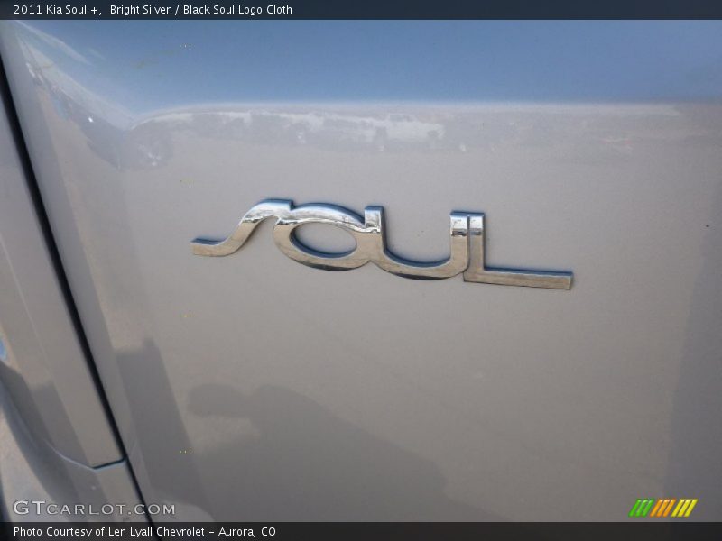 Bright Silver / Black Soul Logo Cloth 2011 Kia Soul +