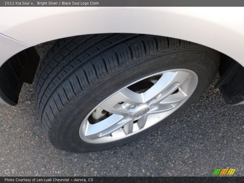 Bright Silver / Black Soul Logo Cloth 2011 Kia Soul +