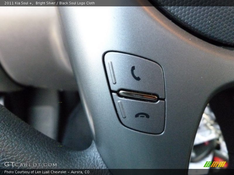 Bright Silver / Black Soul Logo Cloth 2011 Kia Soul +
