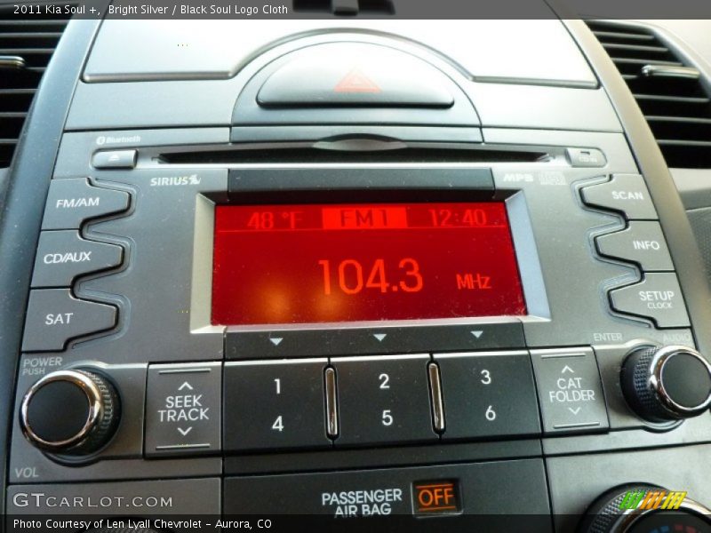 Bright Silver / Black Soul Logo Cloth 2011 Kia Soul +