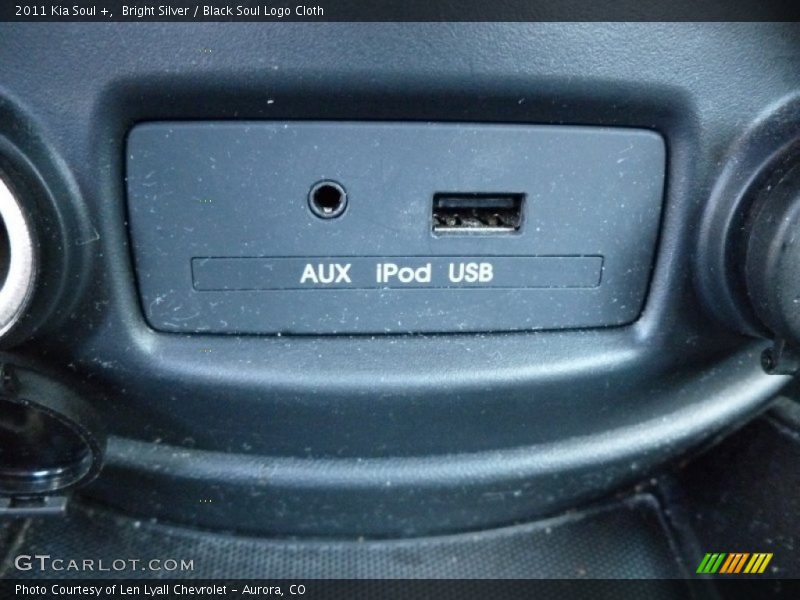 Bright Silver / Black Soul Logo Cloth 2011 Kia Soul +