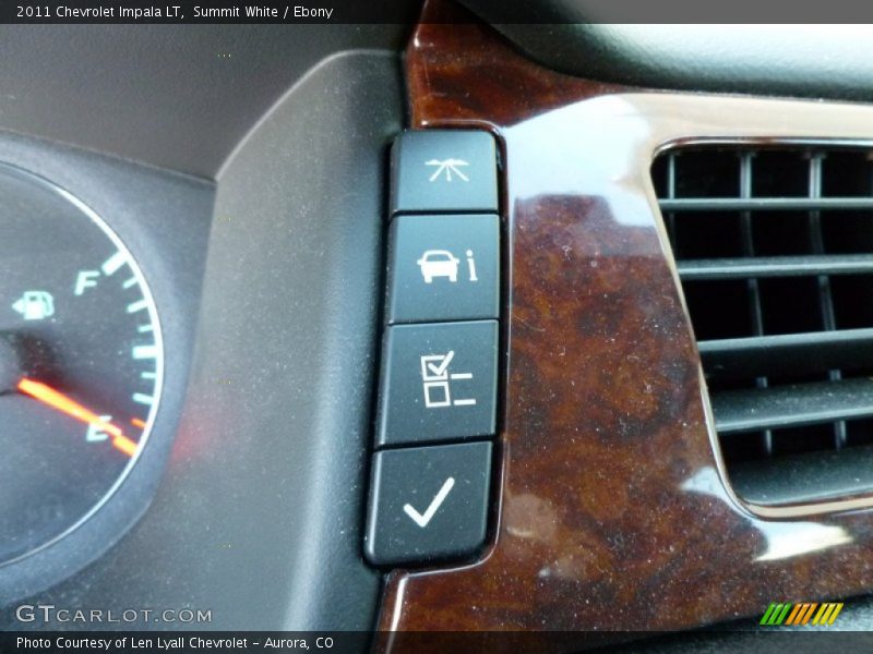 Summit White / Ebony 2011 Chevrolet Impala LT