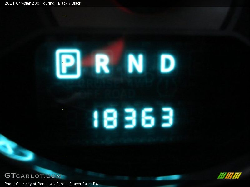 Black / Black 2011 Chrysler 200 Touring