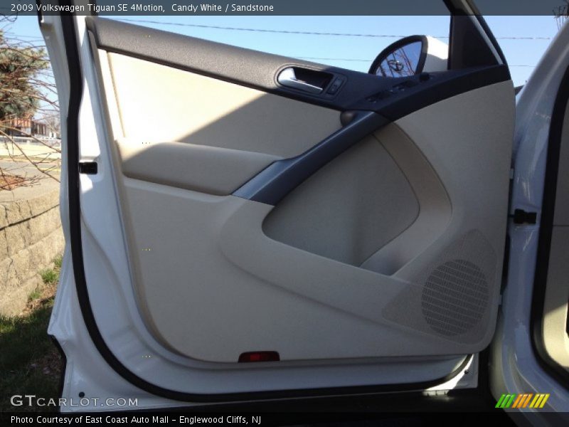 Candy White / Sandstone 2009 Volkswagen Tiguan SE 4Motion