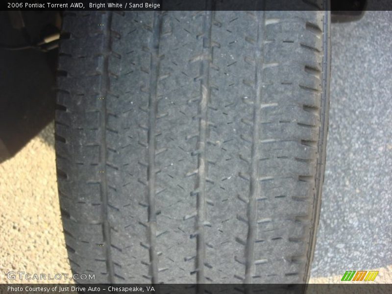 Bright White / Sand Beige 2006 Pontiac Torrent AWD