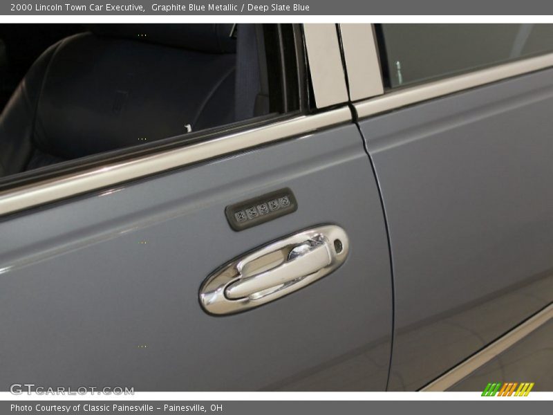 Graphite Blue Metallic / Deep Slate Blue 2000 Lincoln Town Car Executive