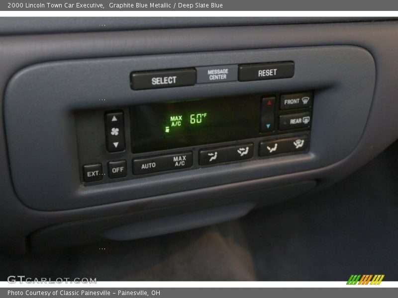 Controls of 2000 Town Car Executive