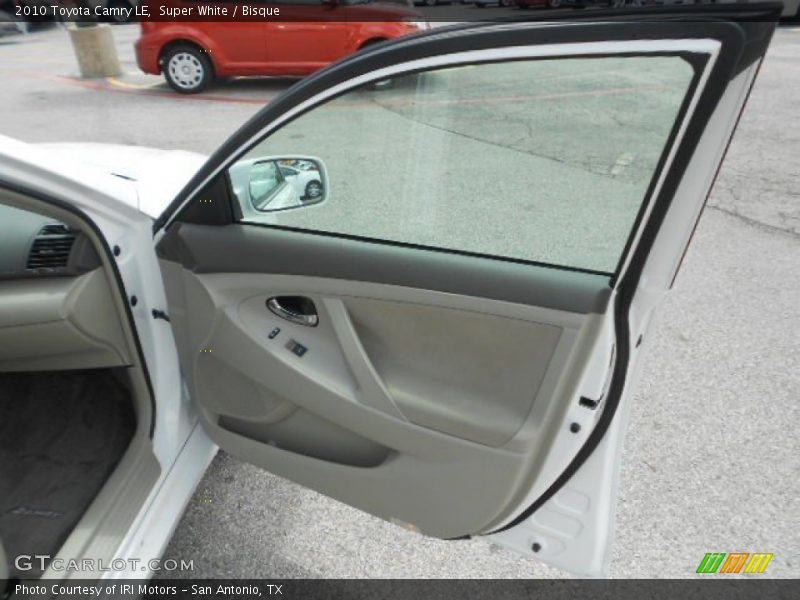 Super White / Bisque 2010 Toyota Camry LE