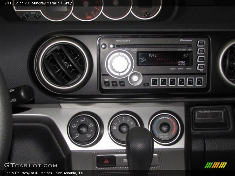 Stingray Metallic / Gray 2011 Scion xB