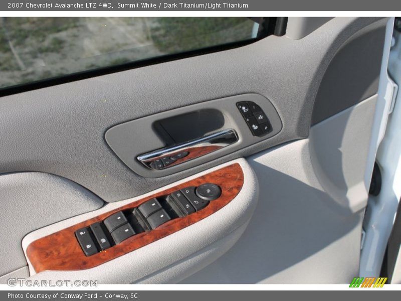 Summit White / Dark Titanium/Light Titanium 2007 Chevrolet Avalanche LTZ 4WD