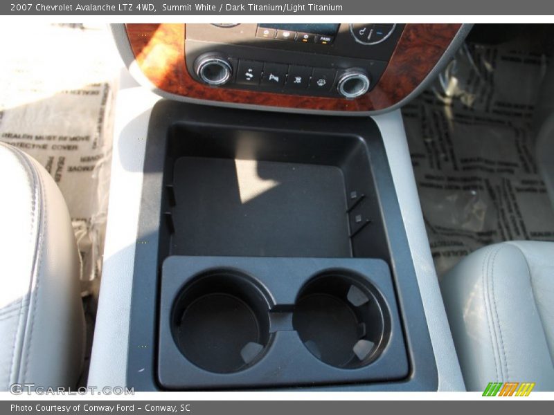 Summit White / Dark Titanium/Light Titanium 2007 Chevrolet Avalanche LTZ 4WD