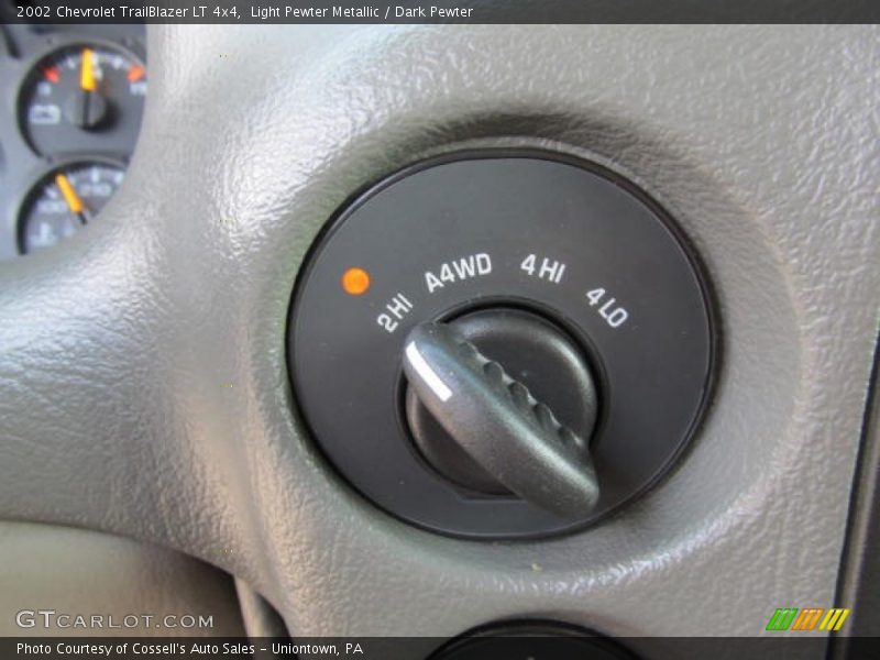 Light Pewter Metallic / Dark Pewter 2002 Chevrolet TrailBlazer LT 4x4