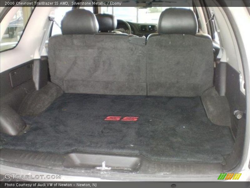  2006 TrailBlazer SS AWD Trunk